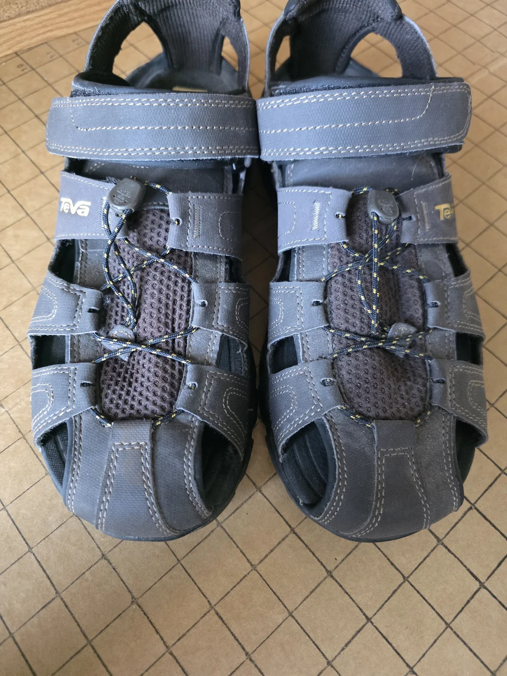 Teva Forebay Men's Closed Toe Water Hiking Sandals Gray Size 12 NEW Pristine